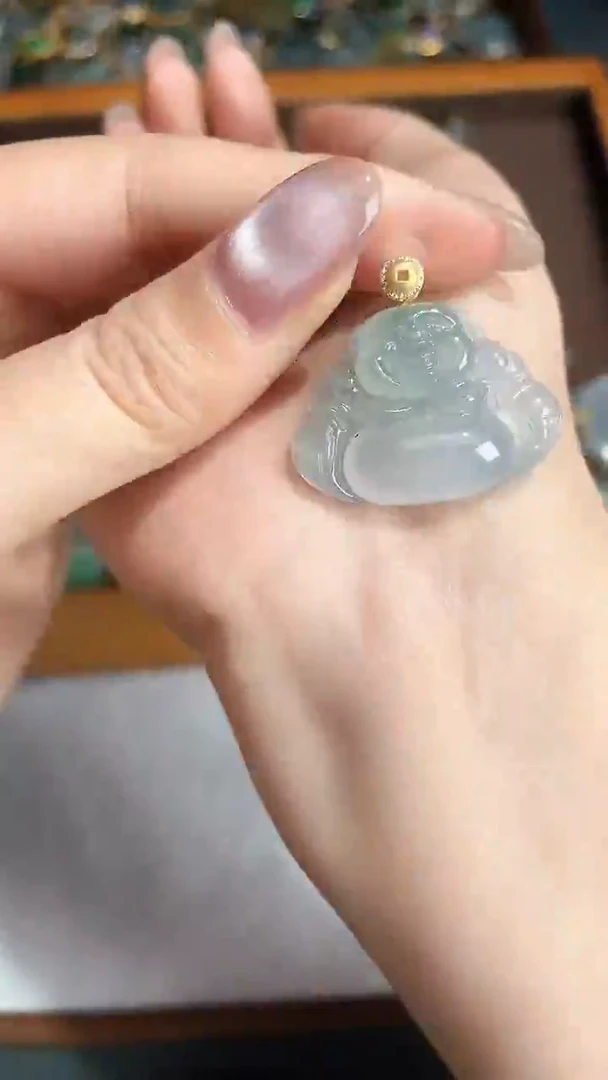 颈饰18K金镶嵌翡翠2025121401