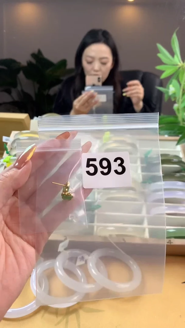 【闪购商品】玛瑙/玉髓手镯银S925镶嵌593