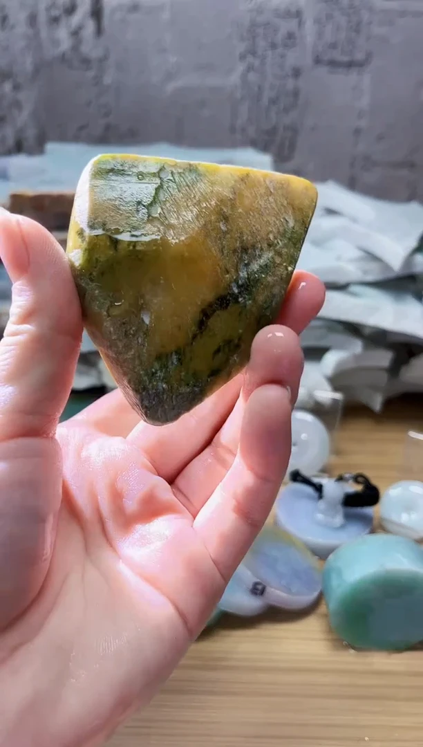 裸石翡翠天然翡翠A货古 南 679