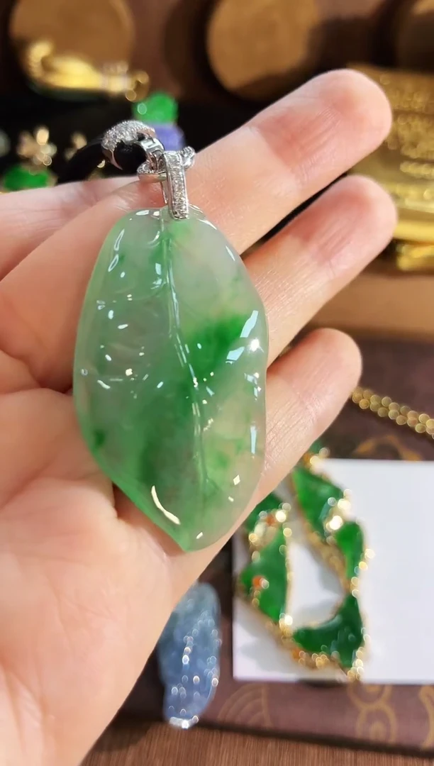 翡翠18K金镶嵌吊坠(不含链)吊坠