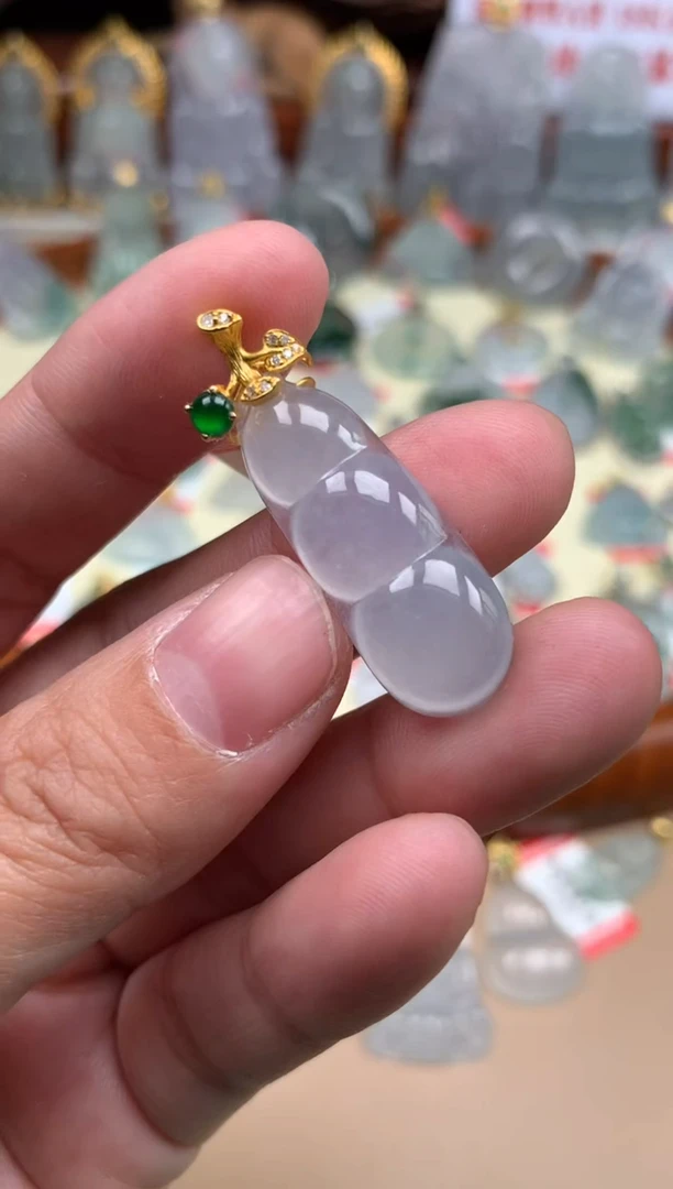 【闪购商品】翡翠颈饰18K金镶嵌豆子