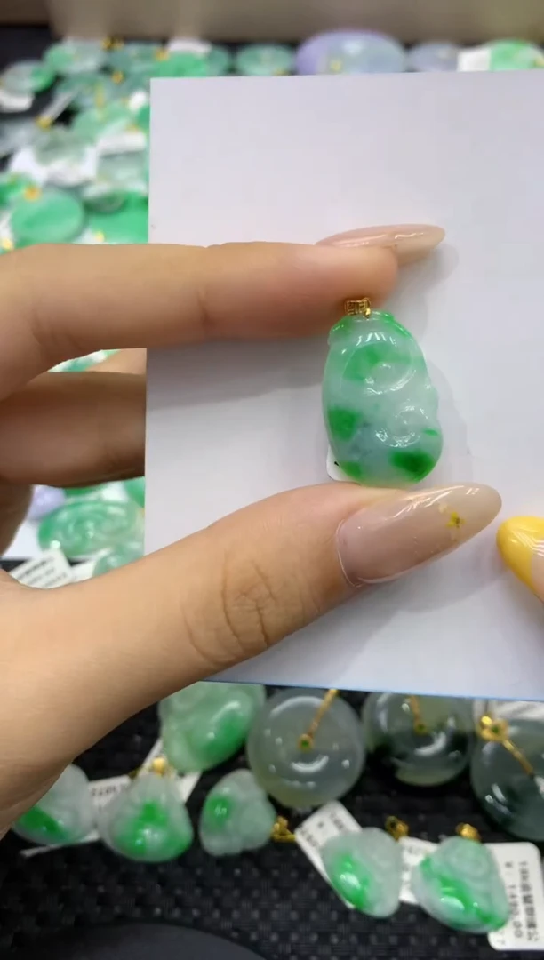 颈饰18K金镶嵌翡翠天然缅甸翡翠A货