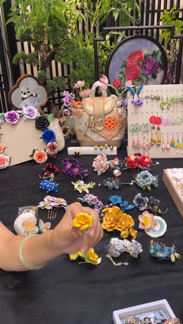 织绣夏*?非遗苏绣手工饰品