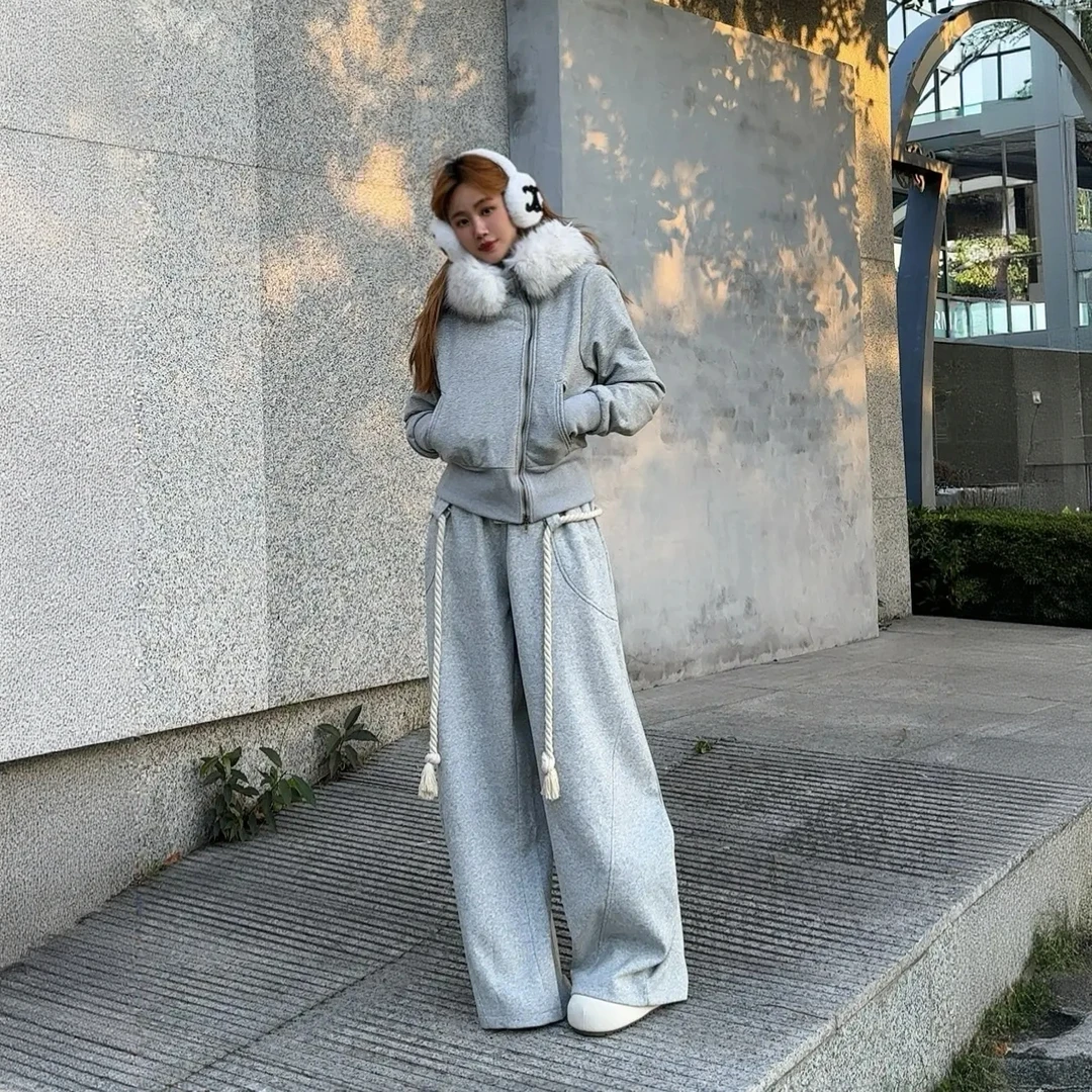 韩系高级感套装时尚洋气毛领连帽卫衣外套卫裤2025超火两件套冬装