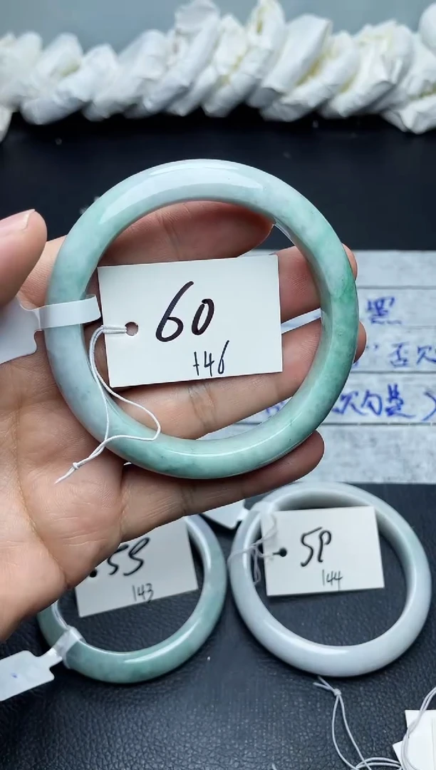 未镶嵌手镯翡翠146