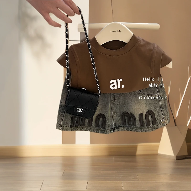 女童洋气套装2025夏季韩版休闲复古短袖上衣T恤牛仔裙短裙两件套