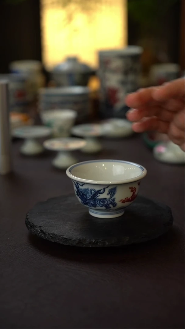 景德镇全手工手绘青花釉里红海象压手杯