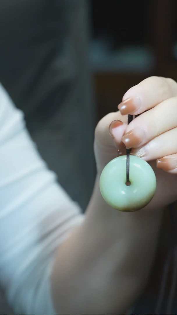 颈饰未镶嵌和田玉平安扣