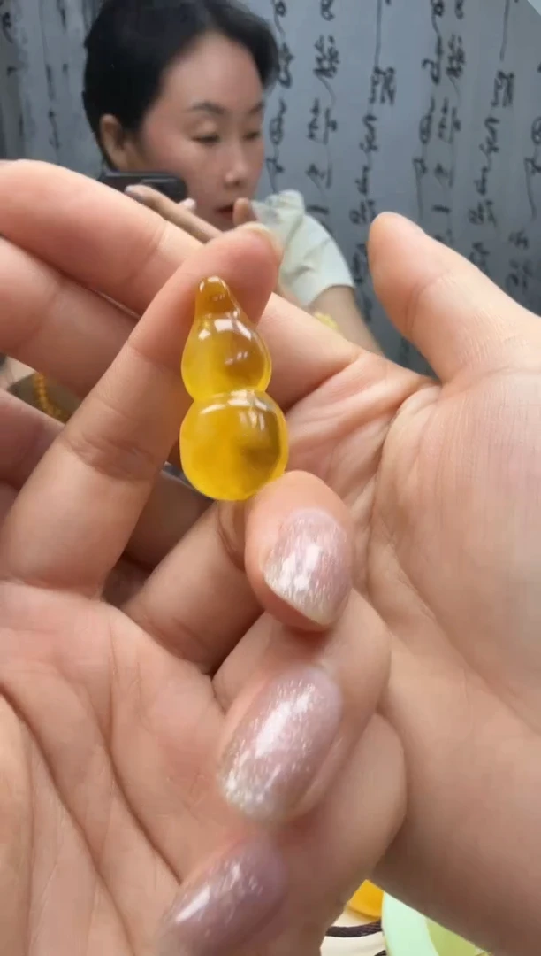 裸石琥珀未镶嵌如图
