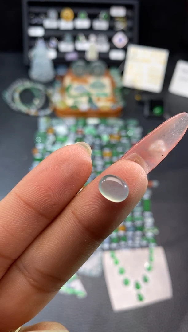 【闪购商品】翡翠挂件未镶嵌蛋面