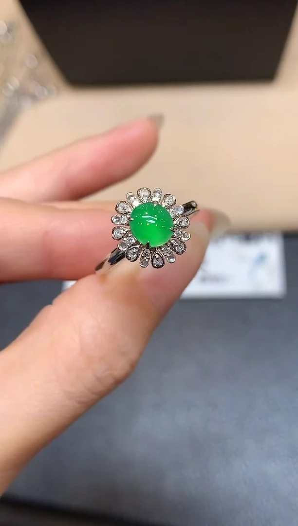 18K金镶嵌戒指翡翠【无服务费