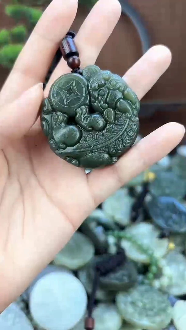 和田玉未镶嵌颈饰1