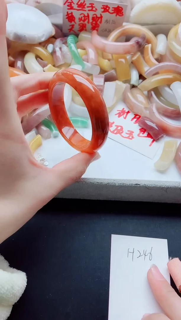 【闪购商品】石英质玉手镯未镶嵌H246-57-58