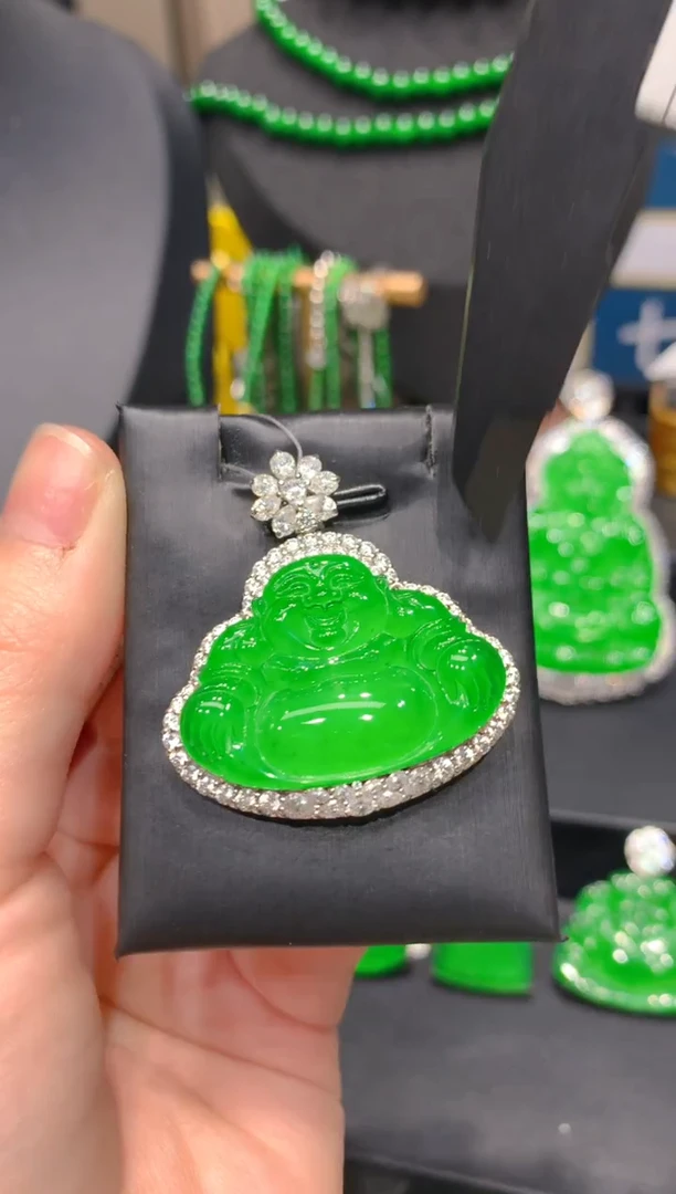 颈饰18K金镶嵌翡翠15一季