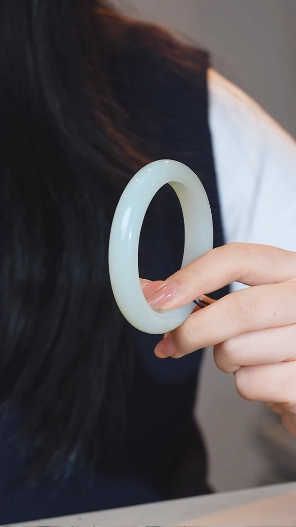 和田玉手镯未镶嵌圈口56（198号）@@N4293