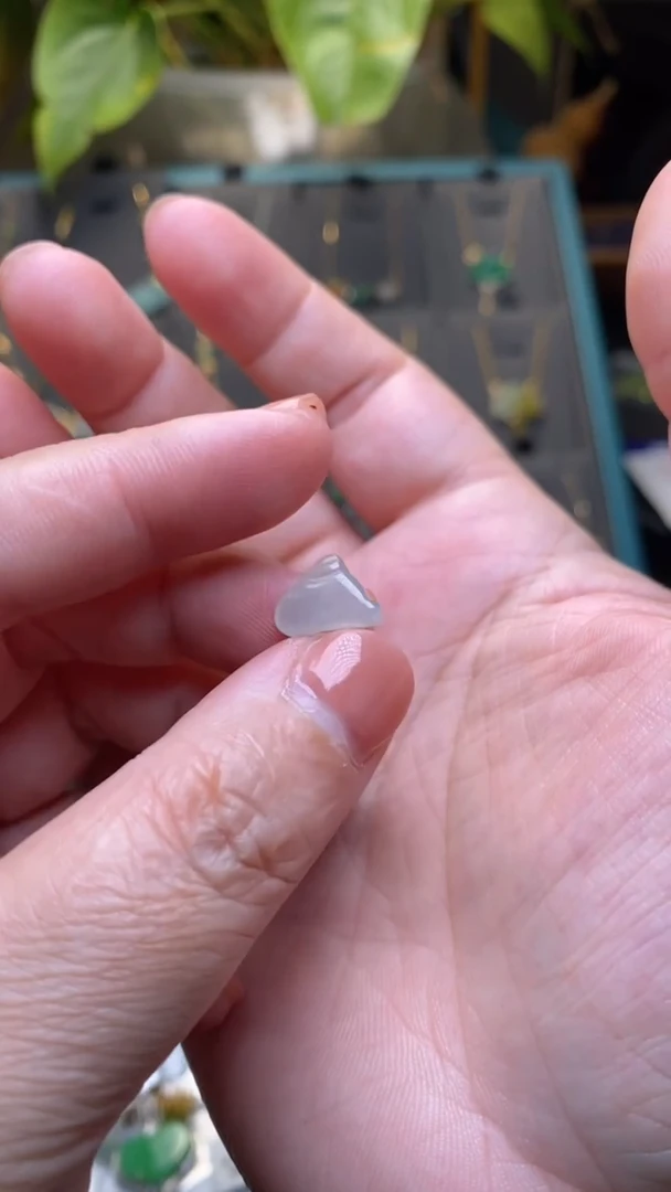 颈饰未镶嵌翡翠净货39224