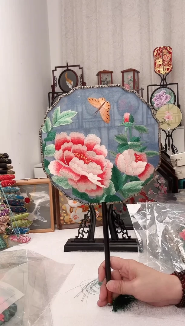 扇子苏绣作品手工团扇