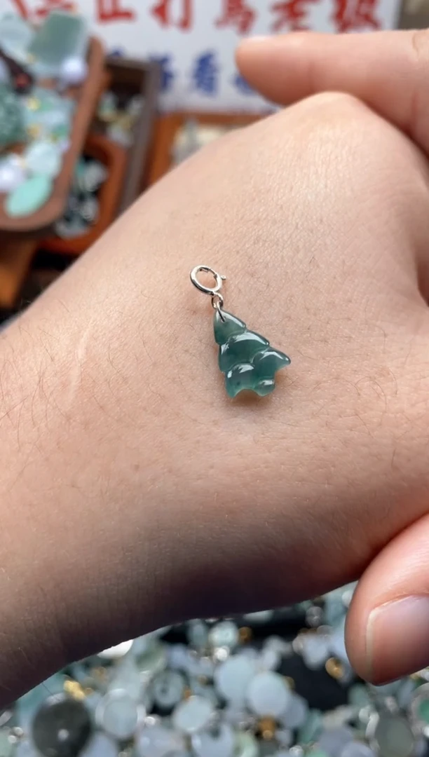 【闪购商品】翡翠颈饰未镶嵌哥哥