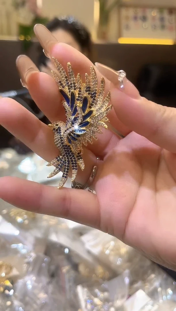 锆石铁合金精品饰界