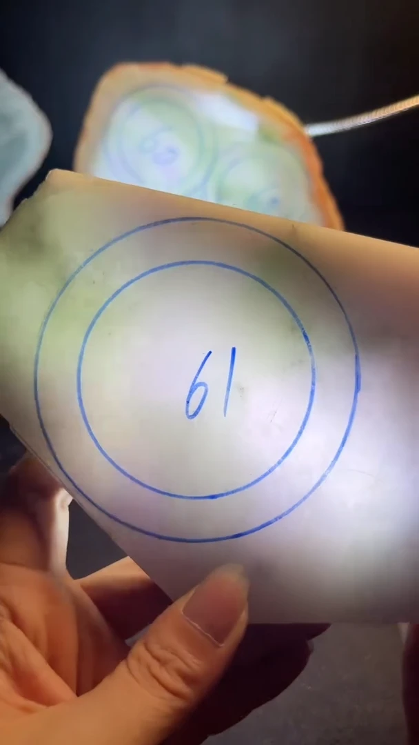 定制翡翠手镯未镶嵌老**?翡翠