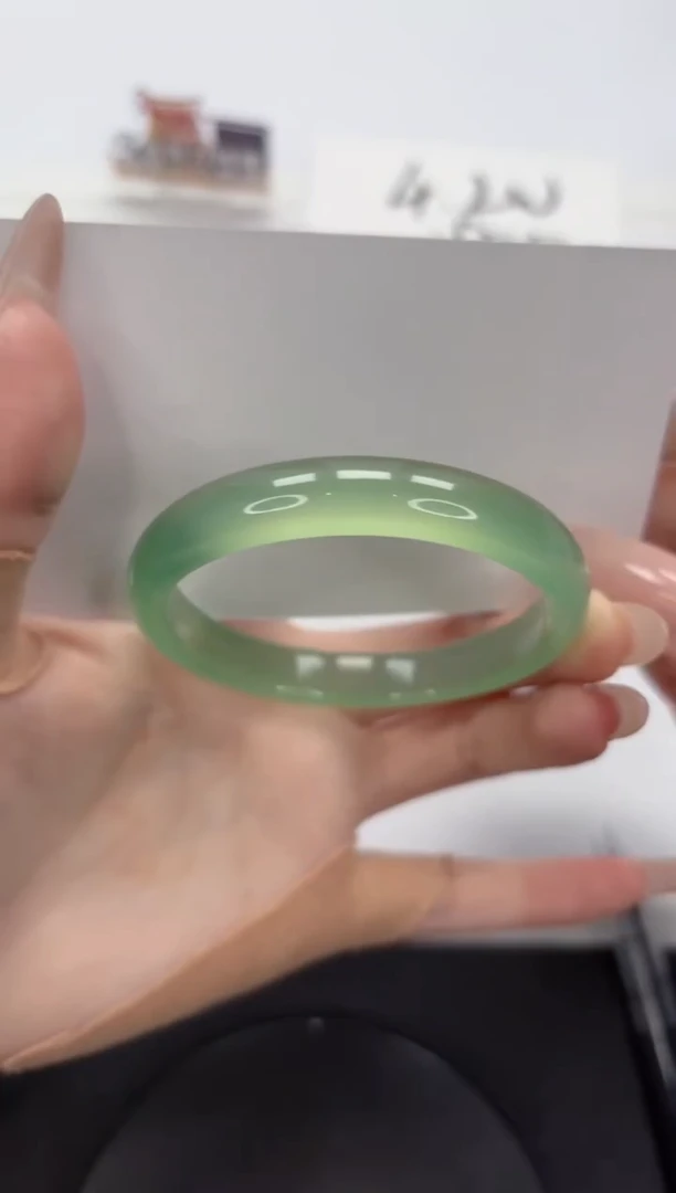 【闪购商品】石英质玉手镯未镶嵌A377-54.3