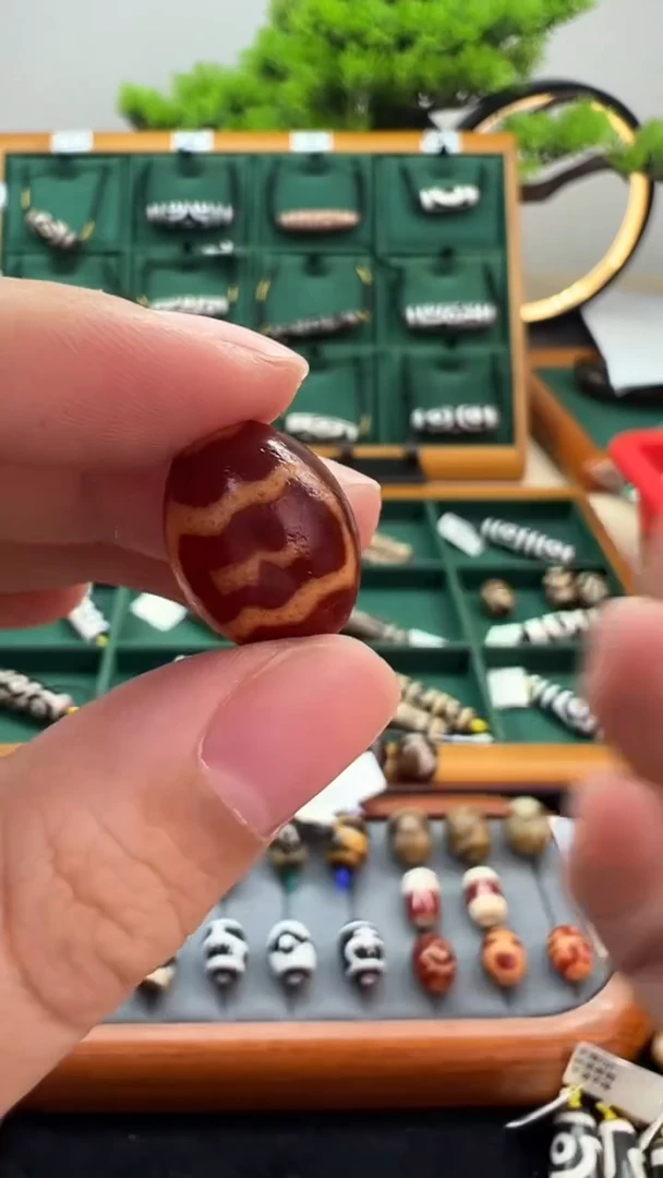 玛瑙/玉髓（覆膜）颈饰未镶嵌35.（微瑕随机发货）