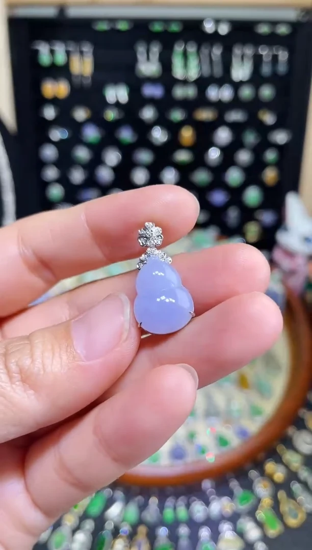 颈饰18K金镶嵌翡翠冰粉紫葫芦吊坠