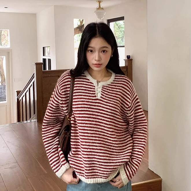 semicolons双扣半开领条纹圆领撞色针织上衣女冬季贝壳扣宽松毛衣