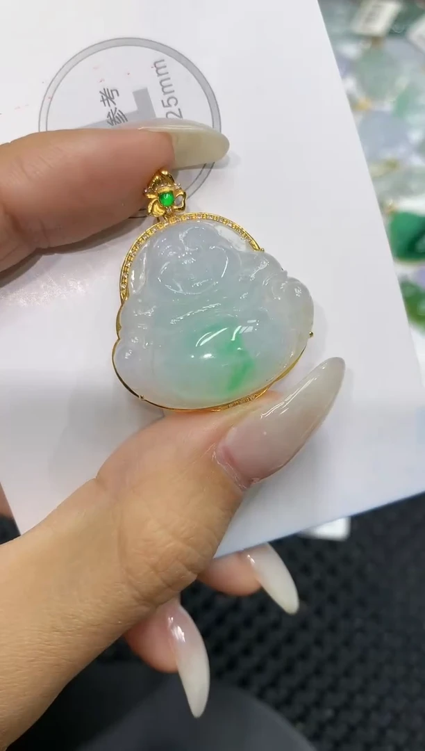 颈饰18K金镶嵌翡翠111111111111