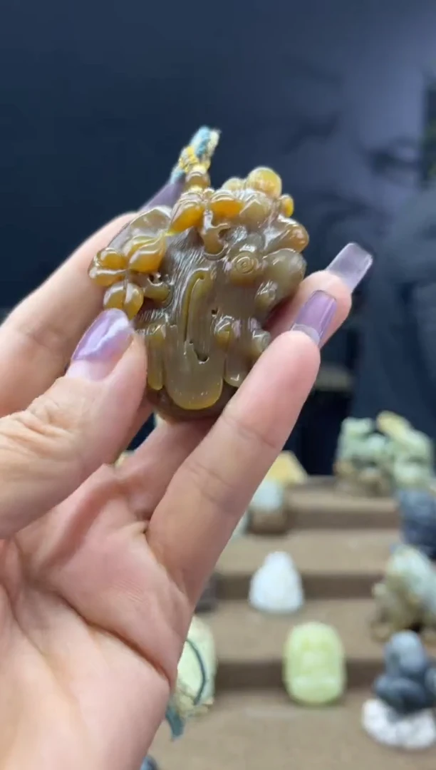 颈饰未镶嵌和田玉1