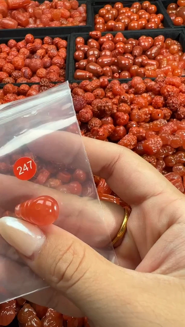 颈饰未镶嵌南红玛瑙1