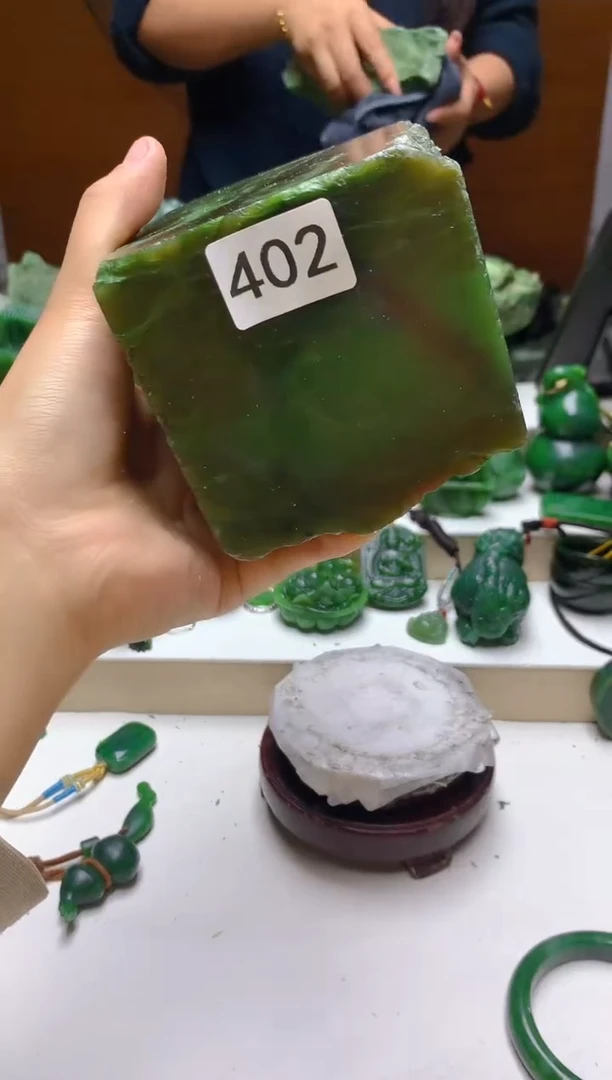 未镶嵌和田玉（碧玉）珠宝半成品0