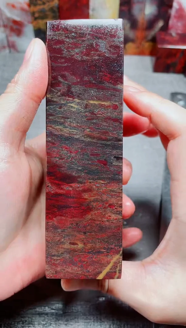 玉桂林鸡血玉素章老虎冻32