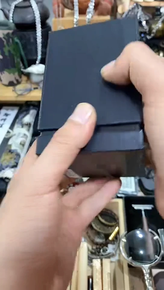 瓷片闪购商品  如图所示