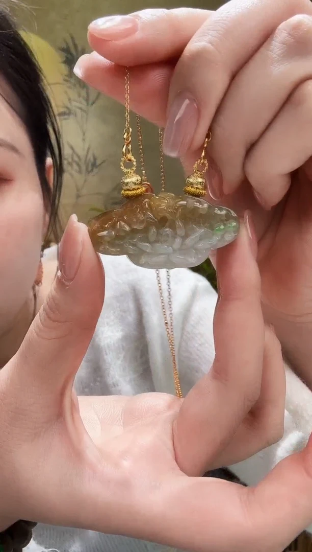 颈饰未镶嵌翡翠吊坠