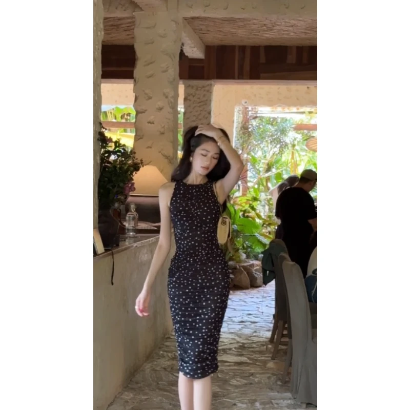 法式名媛修身黑色波点圆领中长裙2025夏季独特气质收腰包臀连衣裙