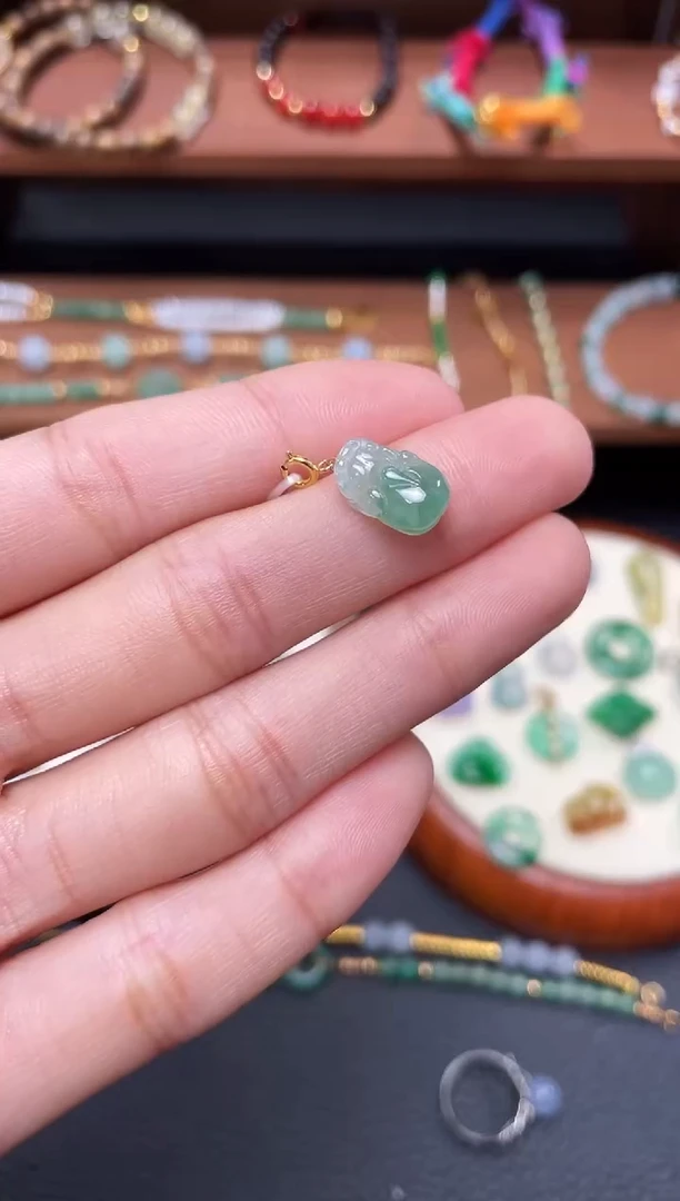 【闪购商品】翡翠吊坠(不含链)18K金镶嵌一个  JK645