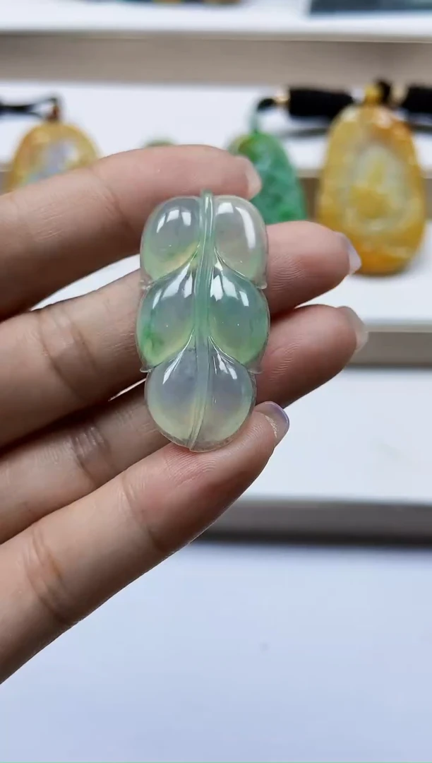 颈饰未镶嵌翡翠翡翠A货