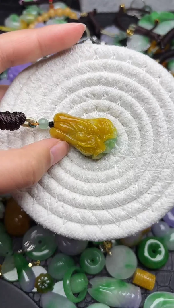 颈饰未镶嵌翡翠缅甸翡翠吊坠