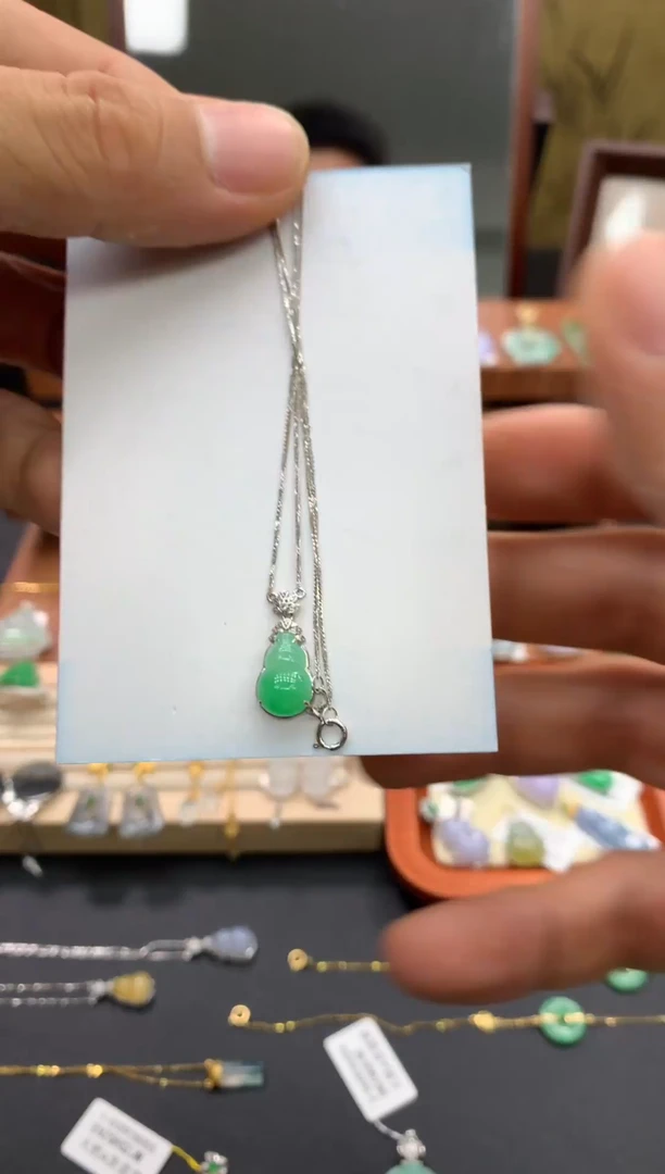 套链18K金镶嵌翡翠葫芦套链