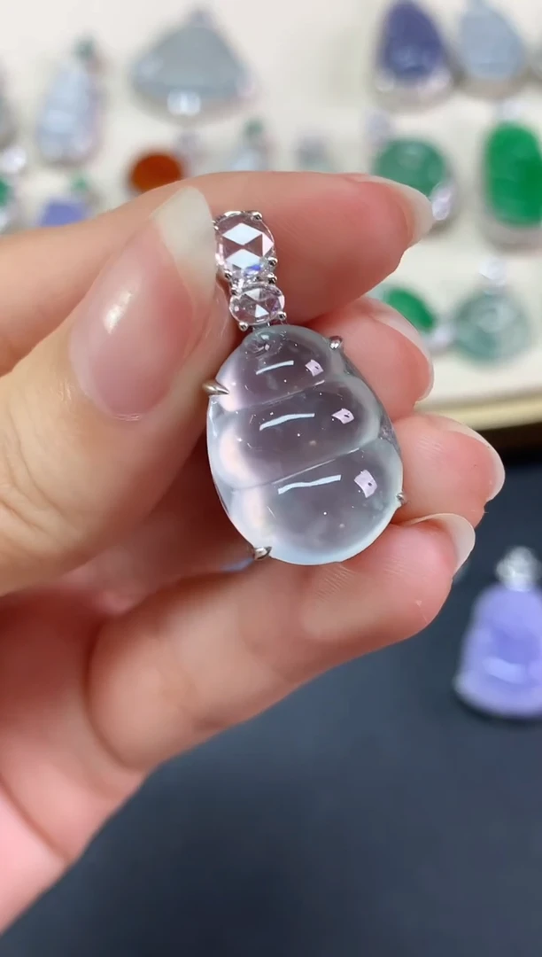 吊坠(不含链)18K金镶嵌翡翠吊坠(不含链)|38000