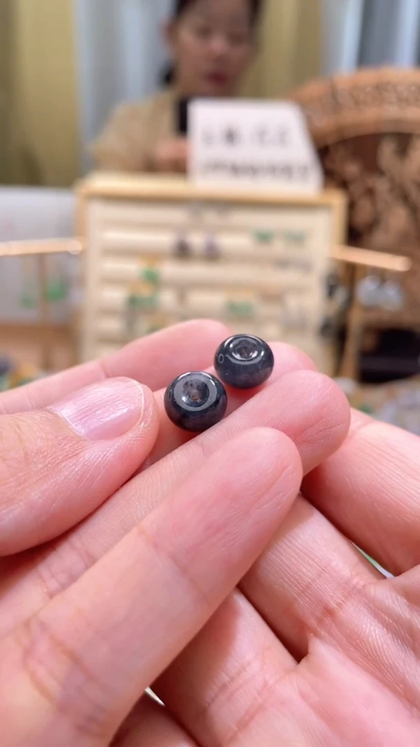 翡翠未镶嵌颈饰平安扣一对