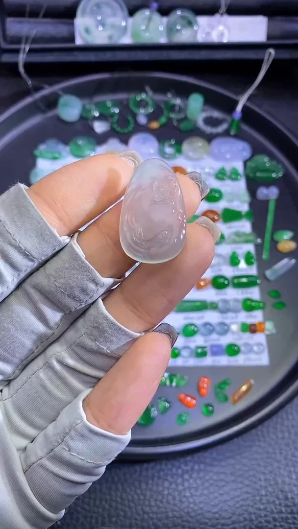 未镶嵌挂件翡翠牌