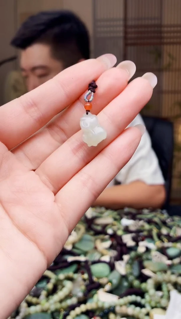 颈饰未镶嵌和田玉多样性发货，拍一发一