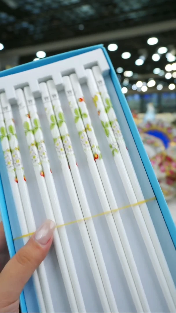 骨瓷娜娜中古瓷器如图所示153