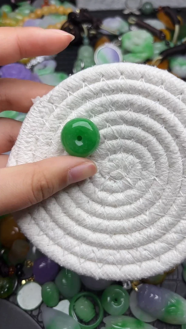 颈饰未镶嵌翡翠缅甸翡翠吊坠