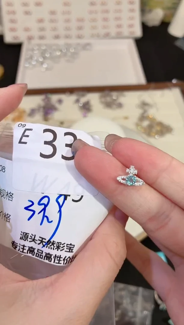 银S925镶嵌磷灰石耳饰z****o多样性发一E33