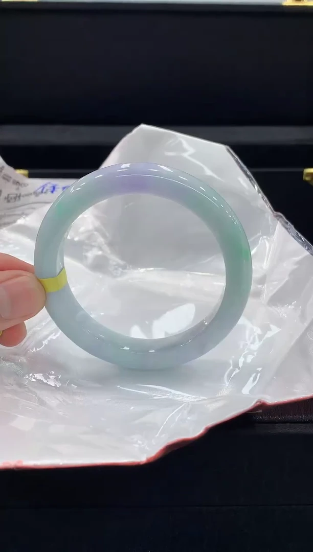 翡翠手镯未镶嵌手镯