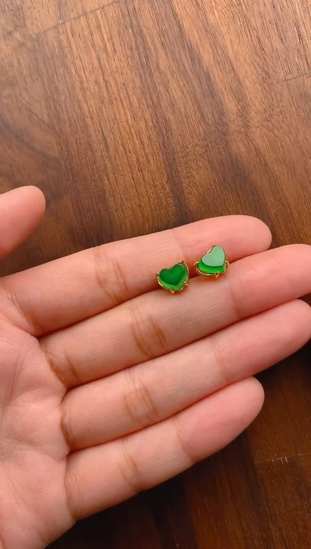 【闪购商品】翡翠耳饰银S925镶嵌爱心耳钉
