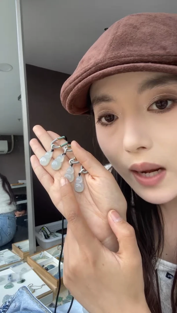 吊坠(不含链)未镶嵌翡翠天然缅甸A货翡翠多样性发其一